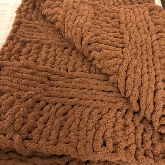 🔥🔥 Customized Homeknit chunky loop blanket..multi options available - Picture 5 of 7